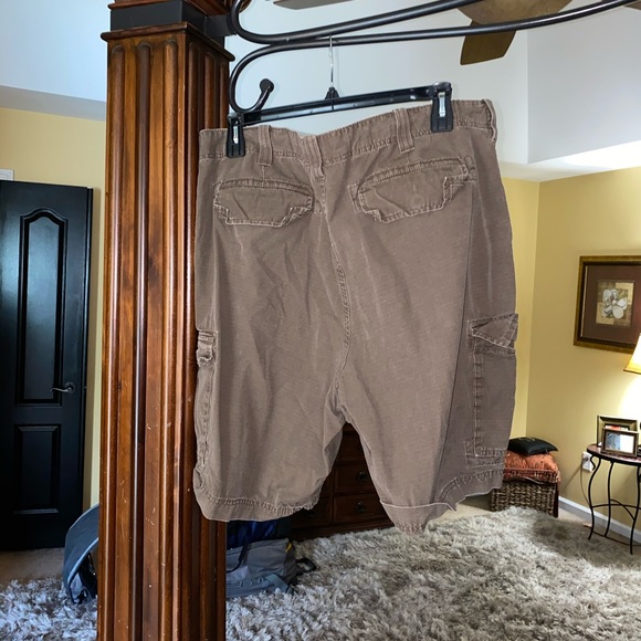 Roundtree and Yorke Cargo Shorts - Picture 4 of 4